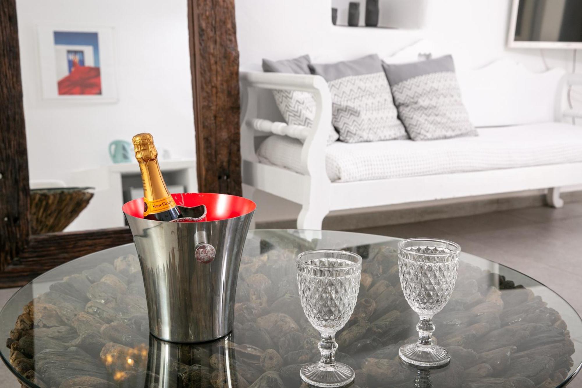 Vogue Suites Иа Екстериор снимка