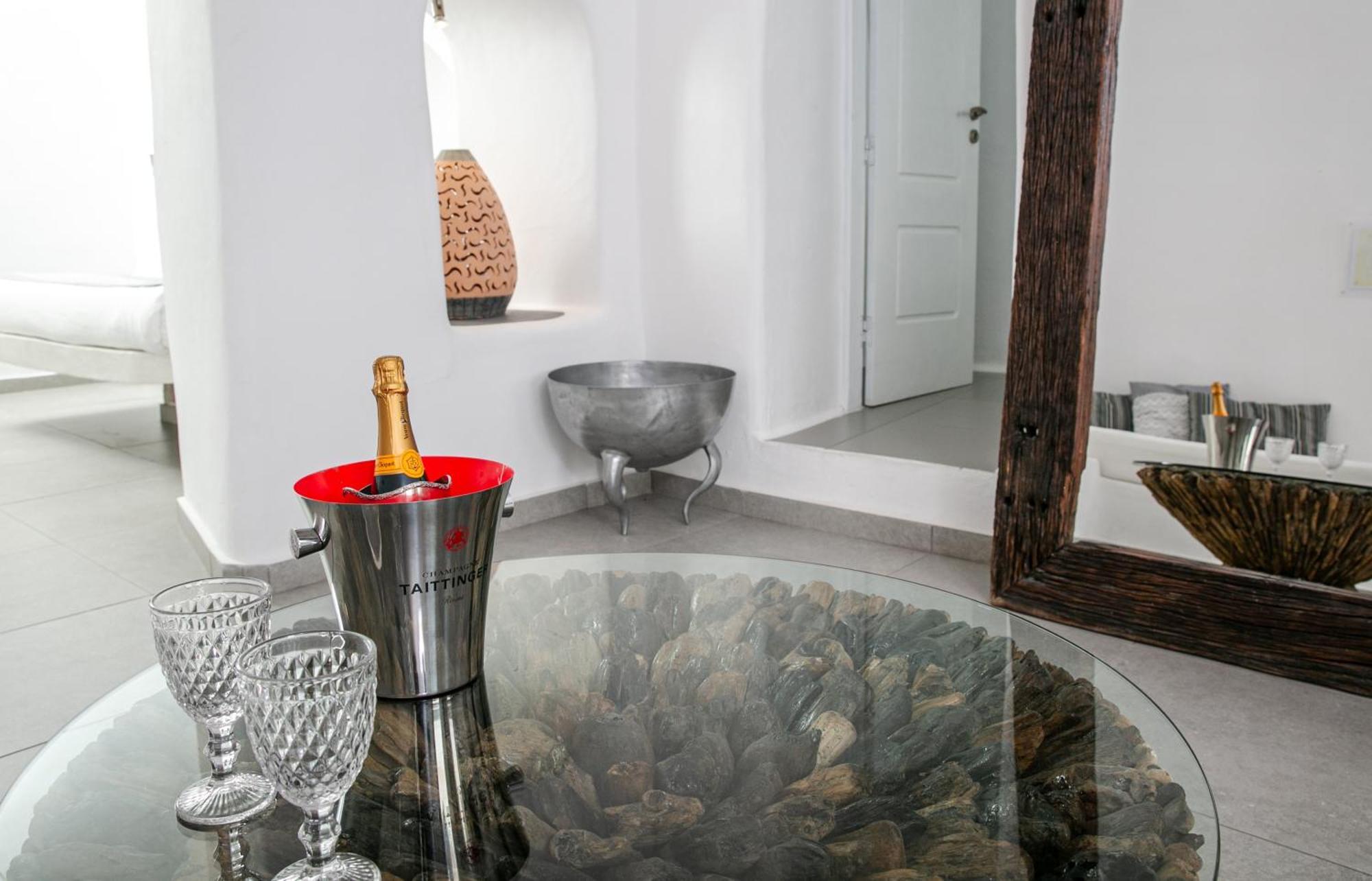 Vogue Suites Иа Екстериор снимка